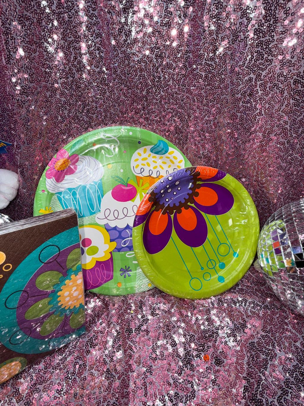 Y2K Groovy Party Tableware Set